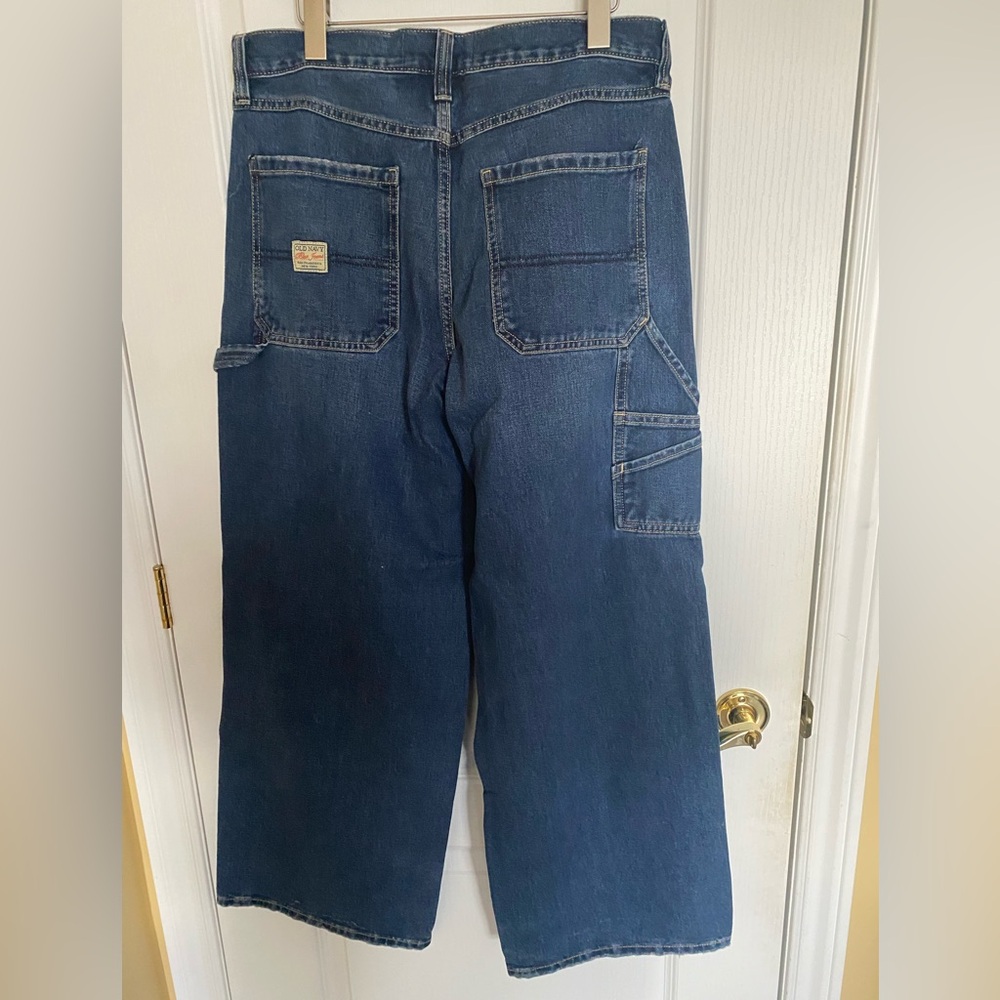 Old Navy Relaxed Fit Jeans in Deep Blue - Picture 2 of 6